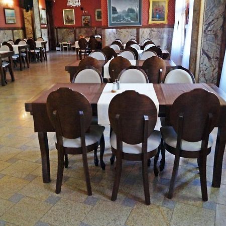 Szczebrzeszyn Noclegi Przy Restauracji Klemens מראה חיצוני תמונה