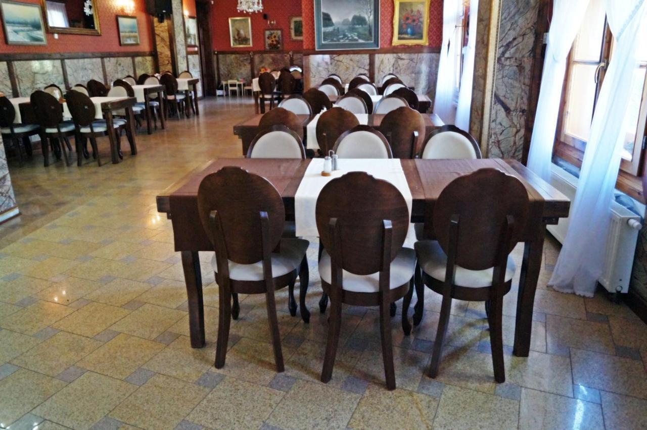 Szczebrzeszyn Noclegi Przy Restauracji Klemens מראה חיצוני תמונה